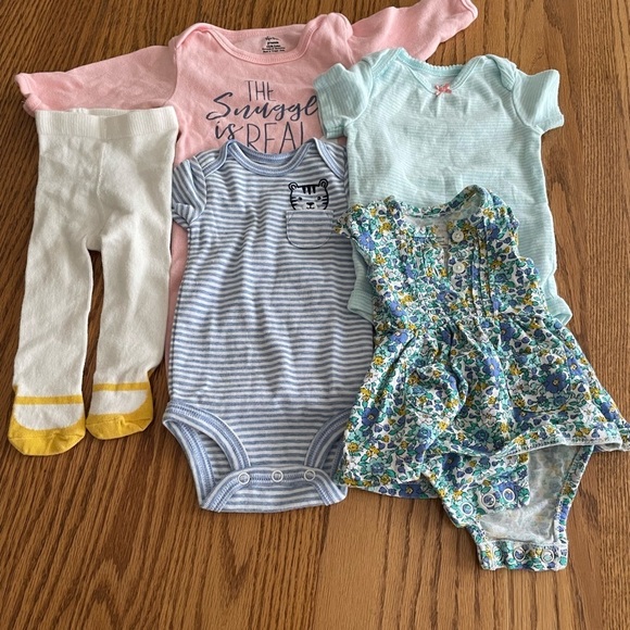 🎈🎈🎈Carter’s New born to 3 months 5 Piece Girls Bundle - Picture 1 of 6